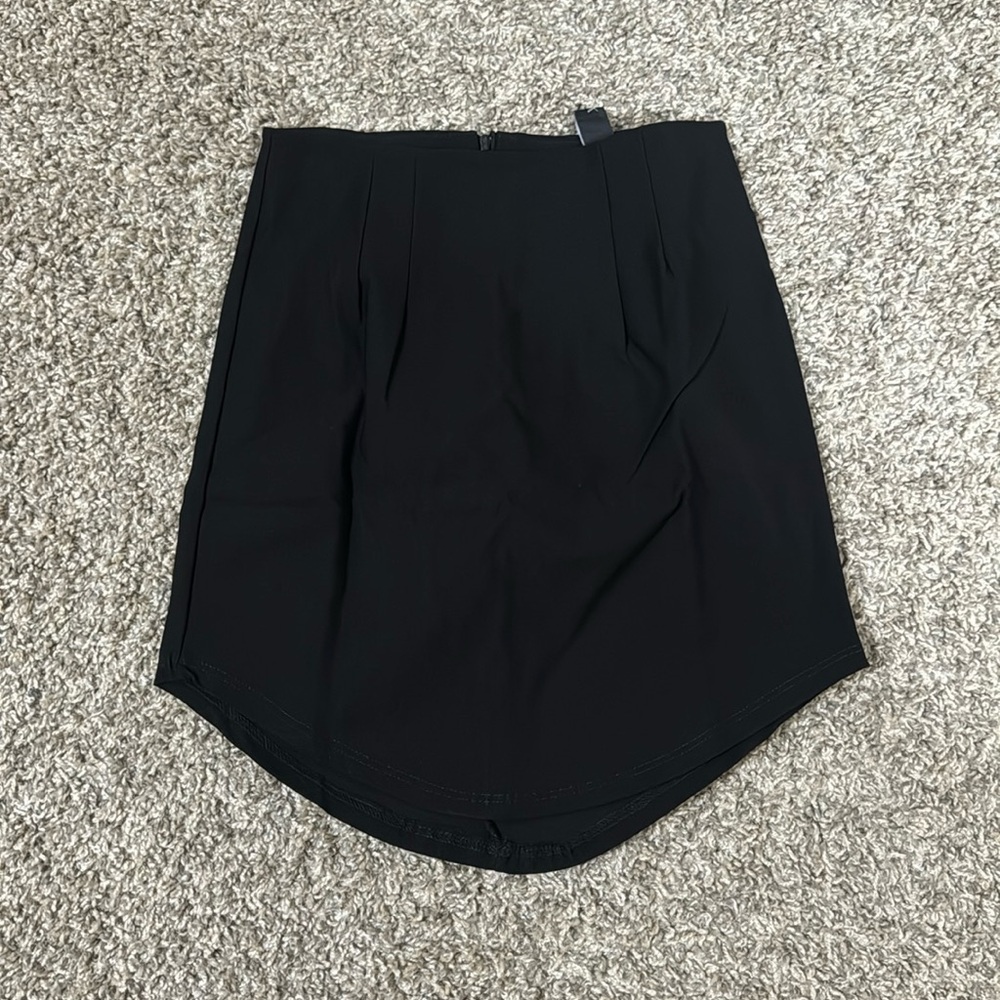 Windsor Women Perfect Staple Scoop Hem Mini Skirt High Rise In Black